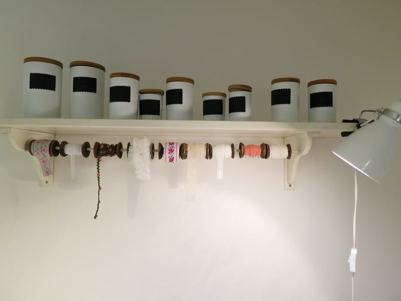 Im Atelier von Lara Raithel alias Lille Mus in München. Lille Mus steht für handgefertigte Brauttaschen und Clutches.