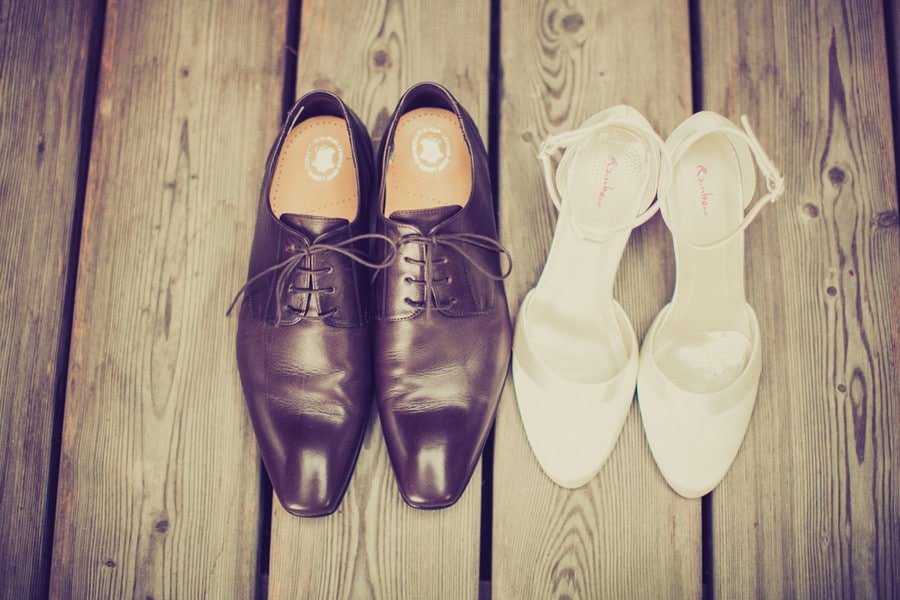 Schuhe von Braut und Bräutigam - Foto: Stefanie Danner.