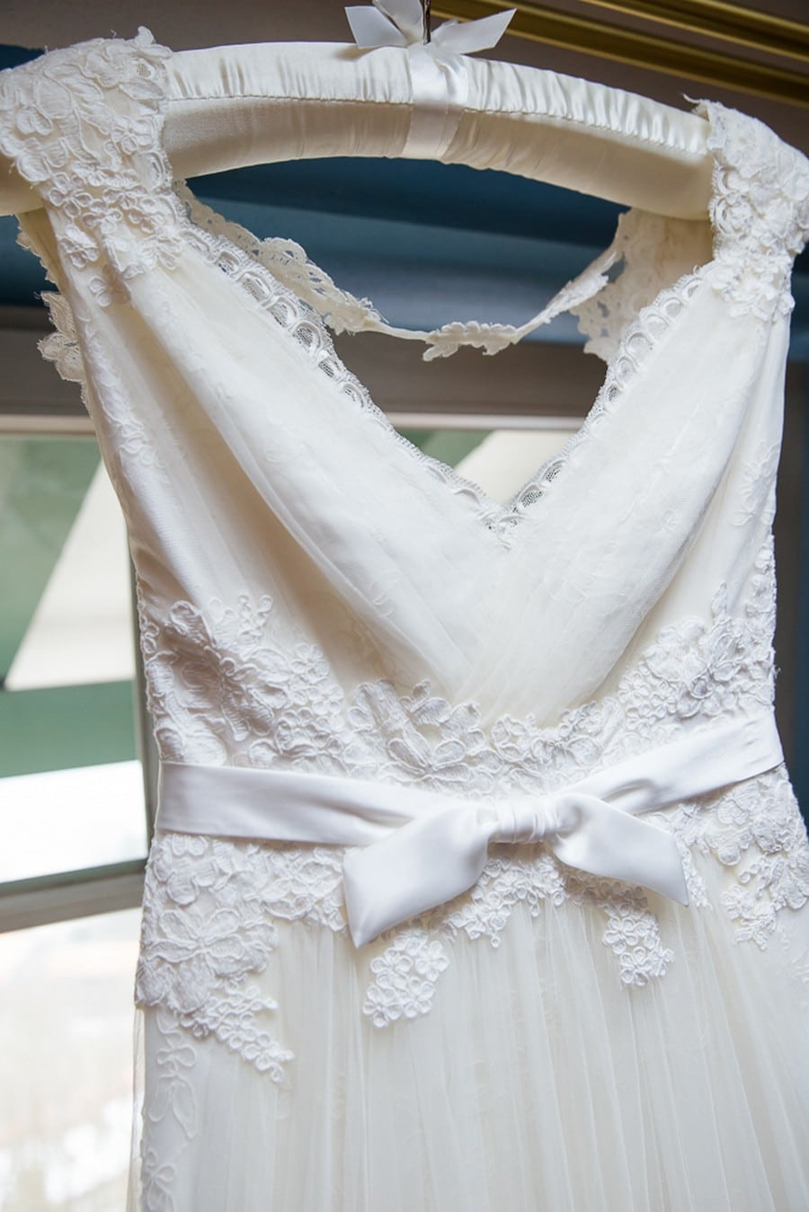Fließendes Boho-Brautkleid von The White Dress Company
