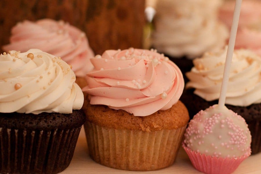 Cupcakes in Rosa und Karamell