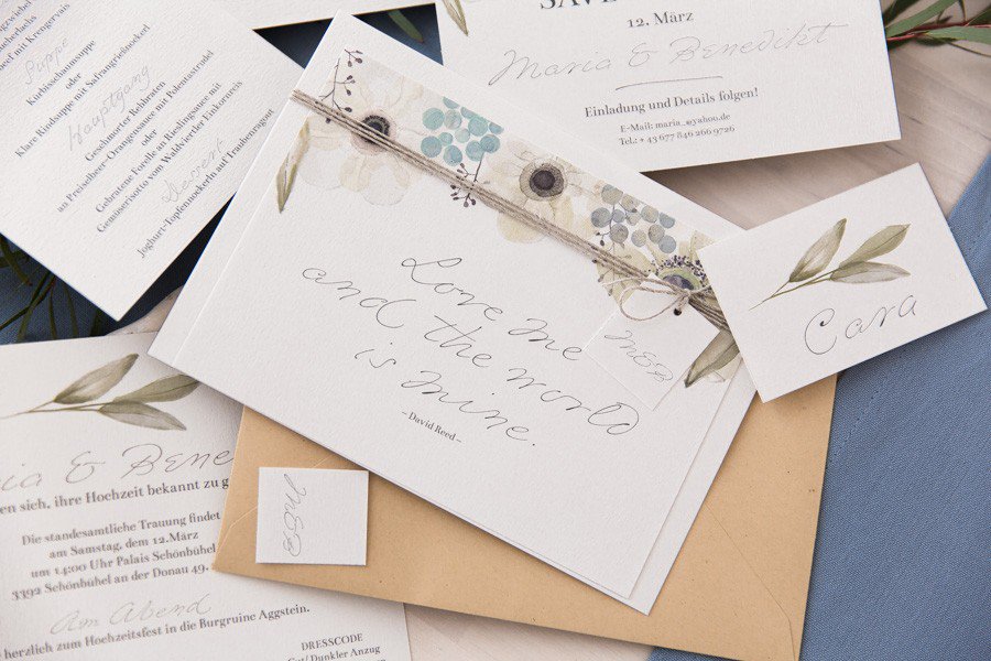 Hochzeits-Papeterie im Wasserfarben-Design mit zarten Pastell-Blüten