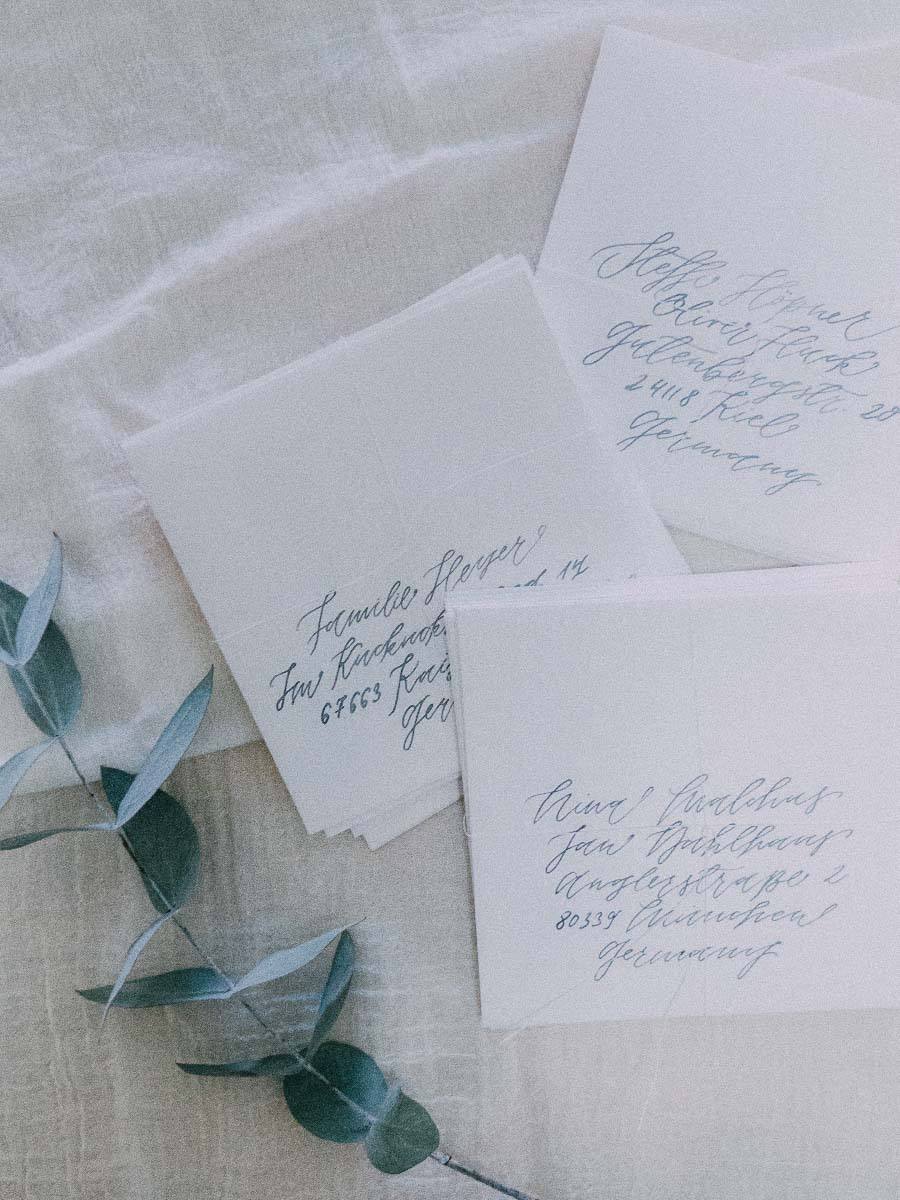 Kalligrafie und handgeschriebene Einladungen für Hochzeiten