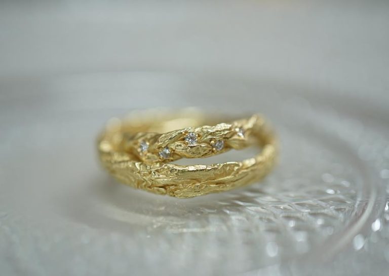 Ringe aus Gold auf Basis von Schokolade-Verpackung - die Serie "von Herzen von Fingerglück"