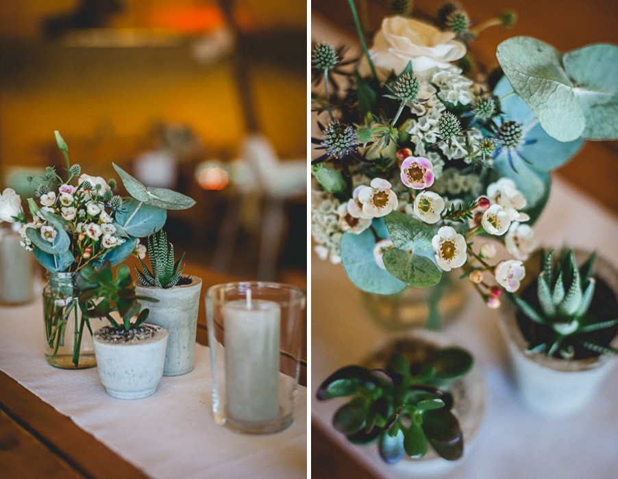 Hochzeits-Tischdeko mit Sukkulenten im natürlichen Greenery-Stil in einem Tipi-Zelt