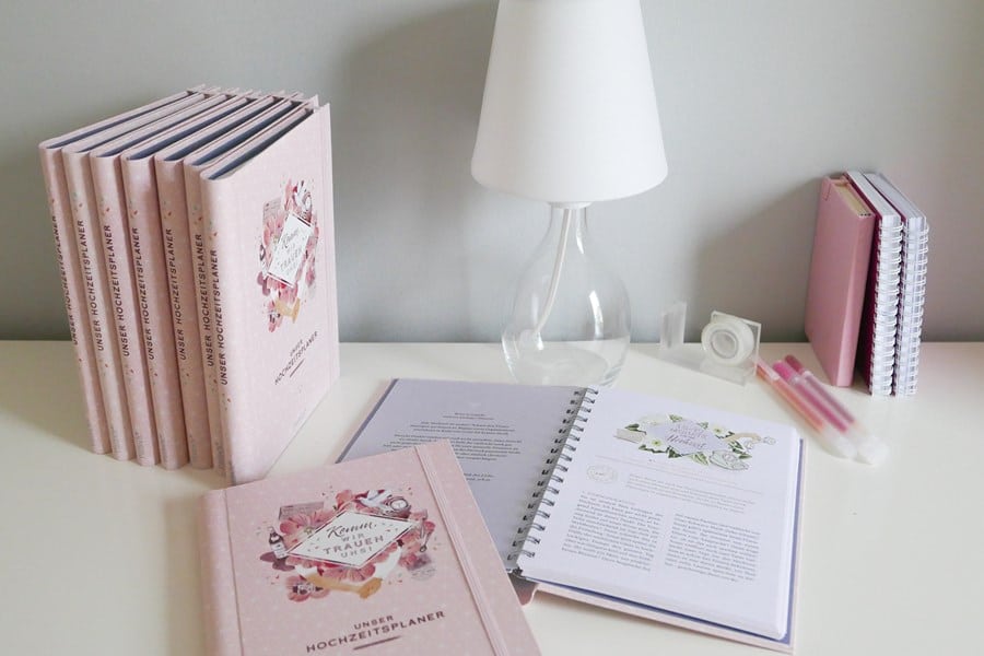 Das Buch zum Blog Hochzeitsgezwitscher: Unser Hochzeitsplaner "Komm wir trauen uns" aus dem Pattloch-Verlag