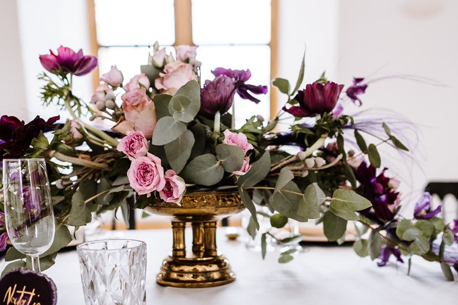 Pantone Farbe 2018 Ultra Violet: Inspirationen für eine Hochzeitsdeko mit Blumen