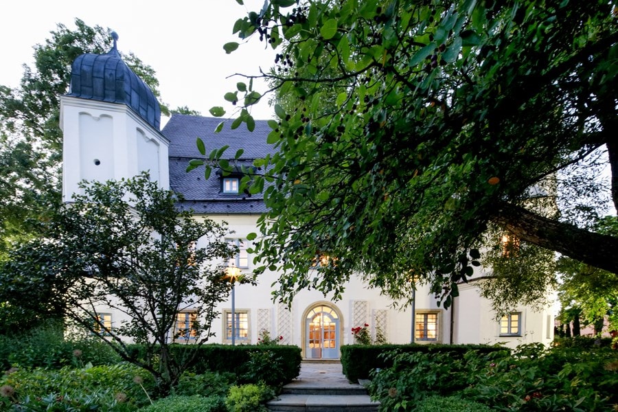 Heiraten im Schloss: Die neue Hochzeitslocation Schloss Maierhofen