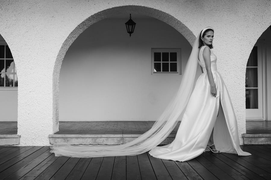 Mara DeBlanc: Schlichte Brautkleider aus München